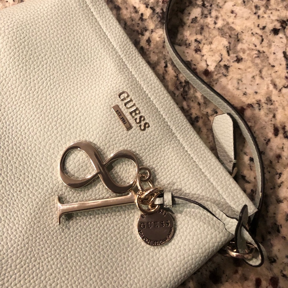 Guess Handbag - Picture 7 of 9